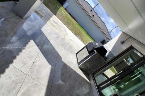 Casa en venta en Miami, Florida, 3 dormitorios, 123.84 m2 № 1972969 - foto 4