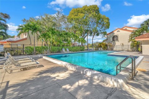 Copropriété à louer à Hollywood, Floride: 2 chambres, 115.01 m2 № 2089535 - photo 15