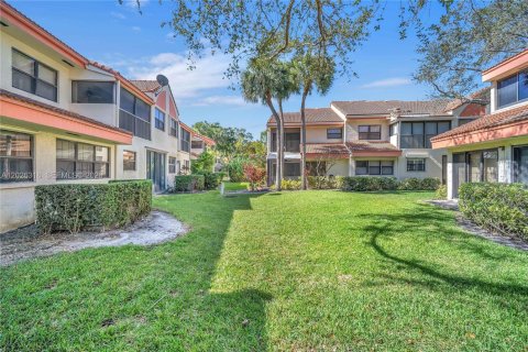 Copropriété à louer à Hollywood, Floride: 2 chambres, 115.01 m2 № 2089535 - photo 7