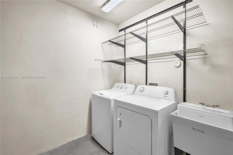 Copropriété à louer à Hollywood, Floride: 2 chambres, 115.01 m2 № 2089535 - photo 17