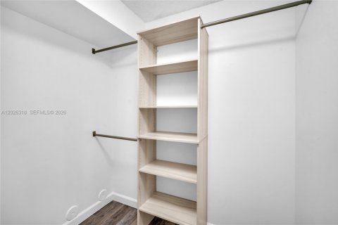 Copropriété à louer à Hollywood, Floride: 2 chambres, 115.01 m2 № 2089535 - photo 9