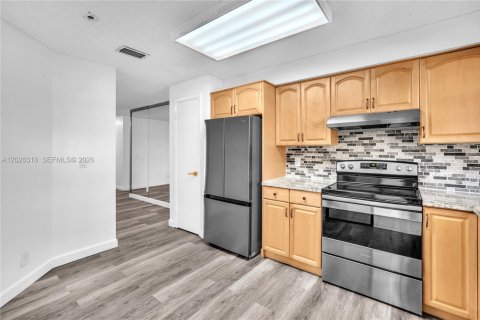 Copropriété à louer à Hollywood, Floride: 2 chambres, 115.01 m2 № 2089535 - photo 5