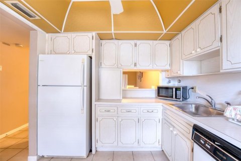 Condo in Hollywood, Florida, 1 bedroom № 2250854 - photo 4