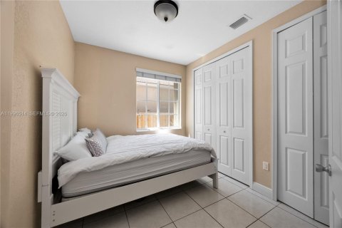 House in Palmetto Bay, Florida 4 bedrooms, 172.43 sq.m. № 2058254 - photo 29