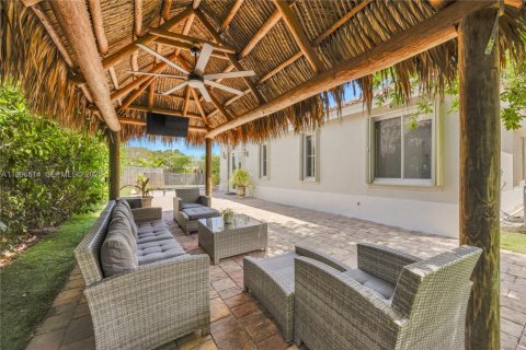 House in Palmetto Bay, Florida 4 bedrooms, 172.43 sq.m. № 2058254 - photo 16