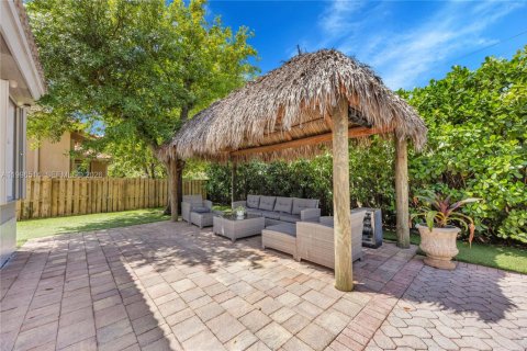 House in Palmetto Bay, Florida 4 bedrooms, 172.43 sq.m. № 2058254 - photo 15