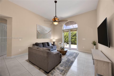 House in Palmetto Bay, Florida 4 bedrooms, 172.43 sq.m. № 2058254 - photo 9