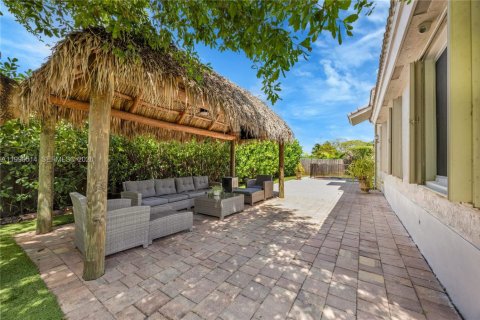 House in Palmetto Bay, Florida 4 bedrooms, 172.43 sq.m. № 2058254 - photo 17