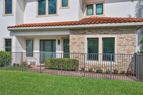 Купить виллу или дом в Холливуд, Флорида 3 спальни, 241.73м2, № 2050569 - фото 5