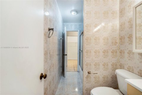 Adosado en venta en Pembroke Pines, Florida, 2 dormitorios, 94.48 m2 № 1776239 - foto 20