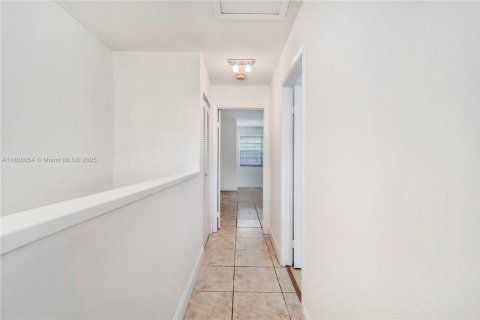 Adosado en venta en Pembroke Pines, Florida, 2 dormitorios, 94.48 m2 № 1776239 - foto 16