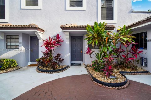 Adosado en venta en Pembroke Pines, Florida, 2 dormitorios, 94.48 m2 № 1776239 - foto 3