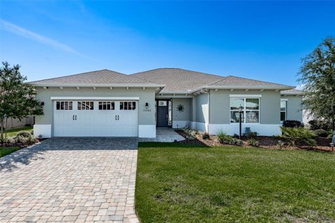 House in Ocala, Florida 3 bedrooms, 251.11 sq.m. № 2320845