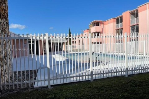 Купить кондоминиум в Майами, Флорида 2 спальни, 74.32м2, № 2032369 - фото 23