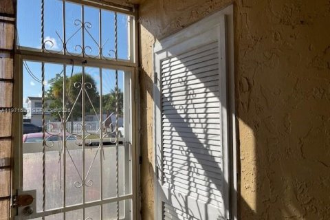 Купить кондоминиум в Майами, Флорида 2 спальни, 74.32м2, № 2032369 - фото 21