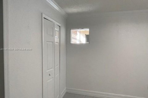 Купить кондоминиум в Майами, Флорида 2 спальни, 74.32м2, № 2032369 - фото 11