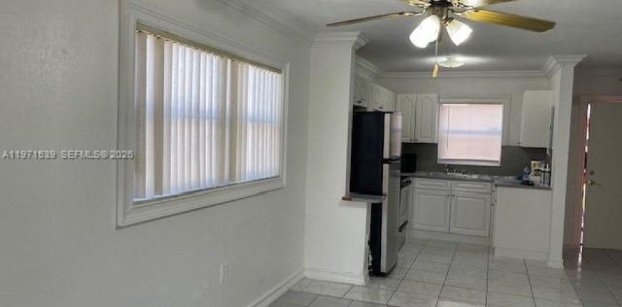 Кондоминиум с 2 спальнями в Майами, Флорида № 2032369