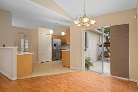 Villa ou maison à louer à Spring Hill, Floride: 4 chambres, 162.39 m2 № 2384227 - photo 9