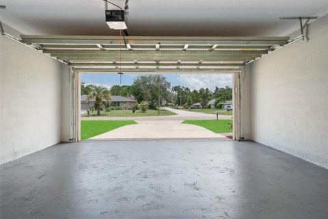 Villa ou maison à louer à Spring Hill, Floride: 4 chambres, 162.39 m2 № 2384227 - photo 25