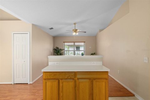 Villa ou maison à louer à Spring Hill, Floride: 4 chambres, 162.39 m2 № 2384227 - photo 7