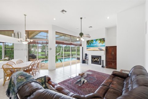 Купить виллу или дом в Уэстон, Флорида 5 спален, 288.46м2, № 2067616 - фото 11
