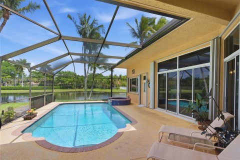 Купить виллу или дом в Уэстон, Флорида 5 спален, 288.46м2, № 2067616 - фото 4