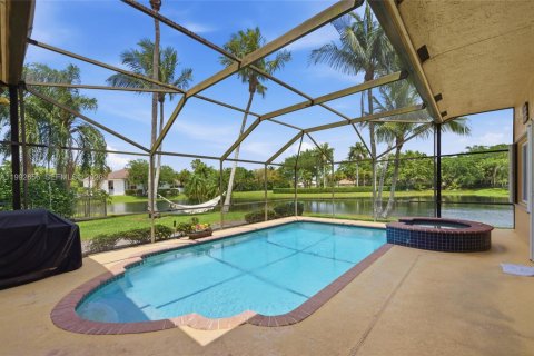 Купить виллу или дом в Уэстон, Флорида 5 спален, 288.46м2, № 2067616 - фото 3