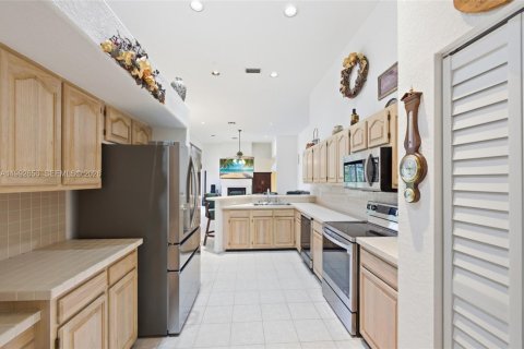 Купить виллу или дом в Уэстон, Флорида 5 спален, 288.46м2, № 2067616 - фото 14