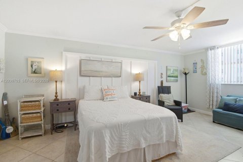 Condo in Hollywood, Florida, 2 bedrooms  № 2085522 - photo 19