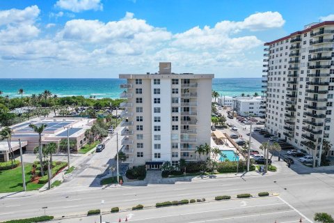 Condo in Hollywood, Florida, 2 bedrooms  № 2085522 - photo 28