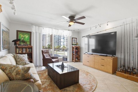 Condo in Hollywood, Florida, 2 bedrooms  № 2085522 - photo 11
