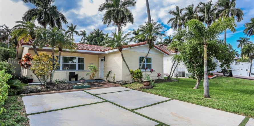 Дом в Холливуд, Флорида 2 спальни, 170.57м2 № 2005295