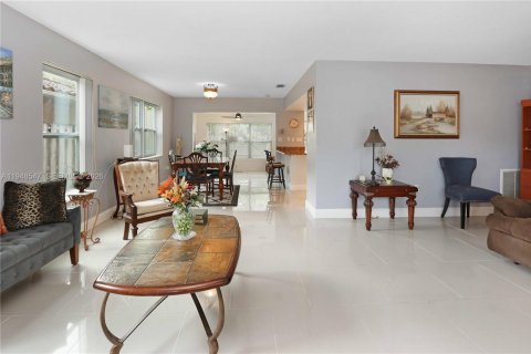 Купить виллу или дом в Холливуд, Флорида 2 спальни, 170.57м2, № 2005295 - фото 4