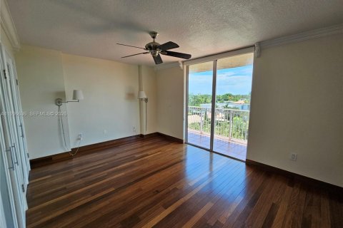 Condo in Miami, Florida, 2 bedrooms № 2256097 - photo 22