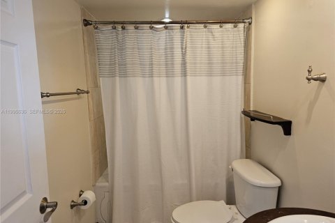 Condo in Miami, Florida, 2 bedrooms № 2256097 - photo 26