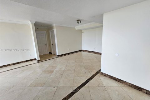 Condo in Miami, Florida, 2 bedrooms № 2256097 - photo 4