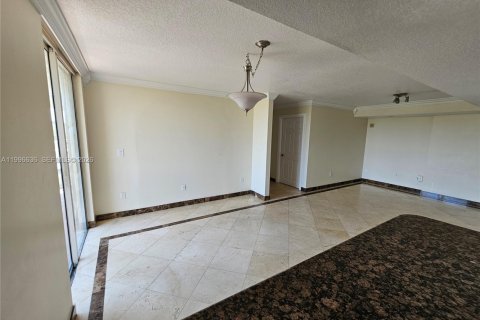 Condo in Miami, Florida, 2 bedrooms № 2256097 - photo 9