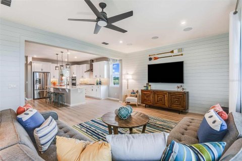 House in Sanford, Florida 5 bedrooms, 295.52 sq.m. № 1832996 - photo 3
