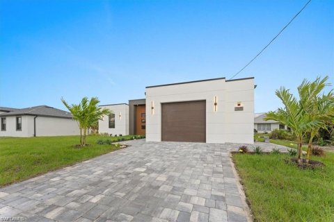 House in Lehigh Acres, Florida 3 bedrooms, 120.03 sq.m. № 1687752 - photo 2