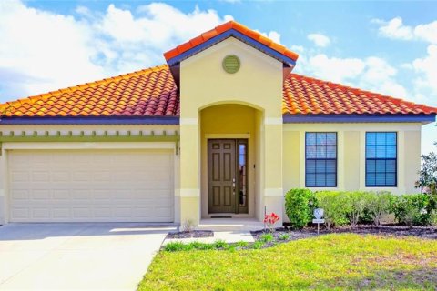 House in Davenport, Florida 4 bedrooms, 179.95 sq.m. № 1852703 - photo 1