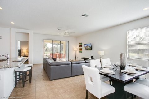 House in Davenport, Florida 4 bedrooms, 179.95 sq.m. № 1852703 - photo 7