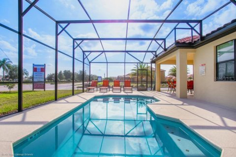 House in Davenport, Florida 4 bedrooms, 179.95 sq.m. № 1852703 - photo 2