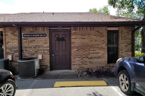 Propiedad comercial en alquiler en Altamonte Springs, Florida, 48.31 m2 № 1677489 - foto 3