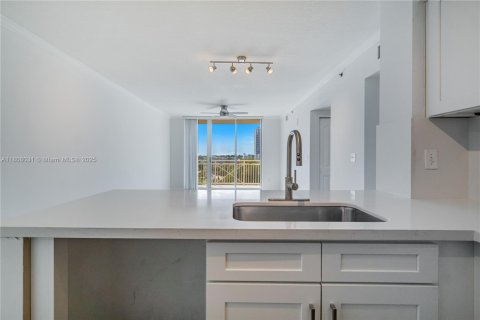Купить кондоминиум в Майами, Флорида 2 спальни, 99.59м2, № 1748479 - фото 4