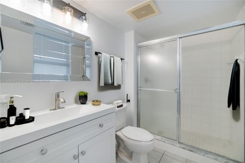 Купить кондоминиум в Майами, Флорида 2 спальни, 99.59м2, № 1748479 - фото 21