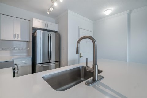 Купить кондоминиум в Майами, Флорида 2 спальни, 99.59м2, № 1748479 - фото 2