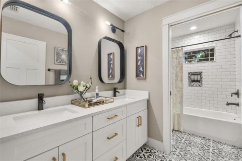 Casa en venta en Tampa, Florida, 3 dormitorios, 162.67 m2 № 2258291 - foto 16
