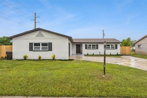 House in Rockledge, Florida 4 bedrooms, 137.68 sq.m. № 2314987