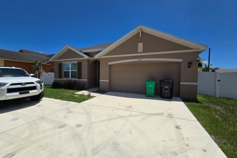 Villa ou maison à Port St. Lucie, Floride 4 chambres, 169.73 m2 № 2086645