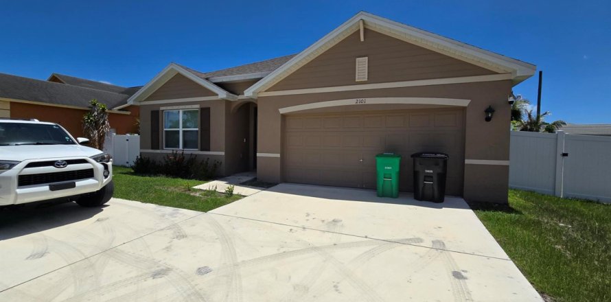 Villa ou maison à Port St. Lucie, Floride 4 chambres, 169.73 m2 № 2086645